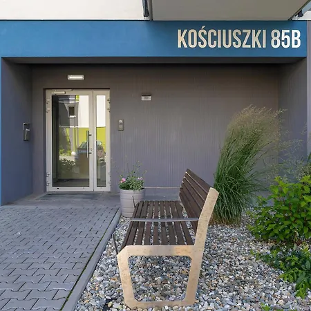 Modern With A Balcony A Place To Work By Renters Chorzów